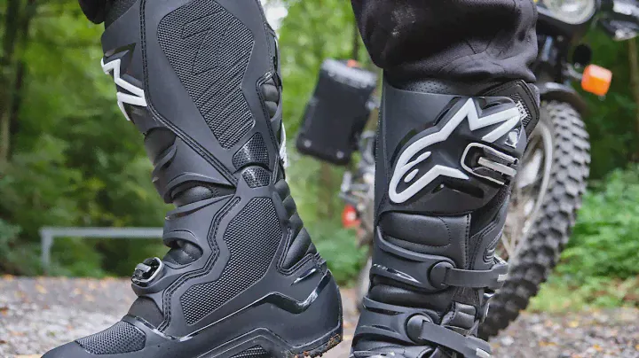 Test des bottes Alpinestars Tech 7 Enduro : efficaces et très confortables 👉 Motard-Adventure